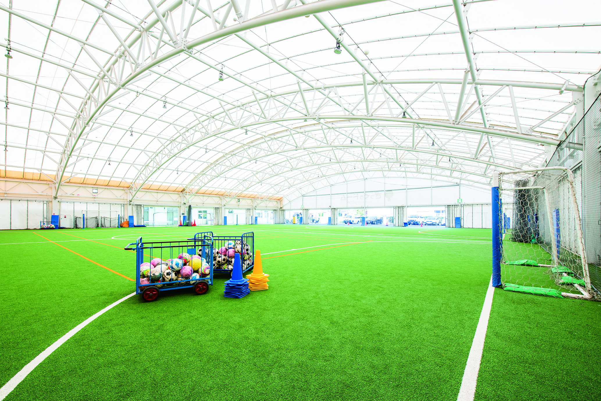 フットサルコート全景